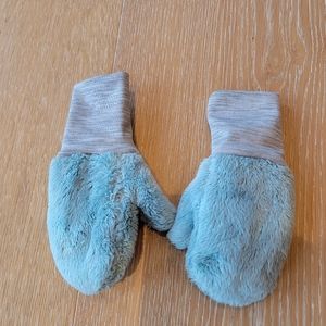 TNF mittens 2T